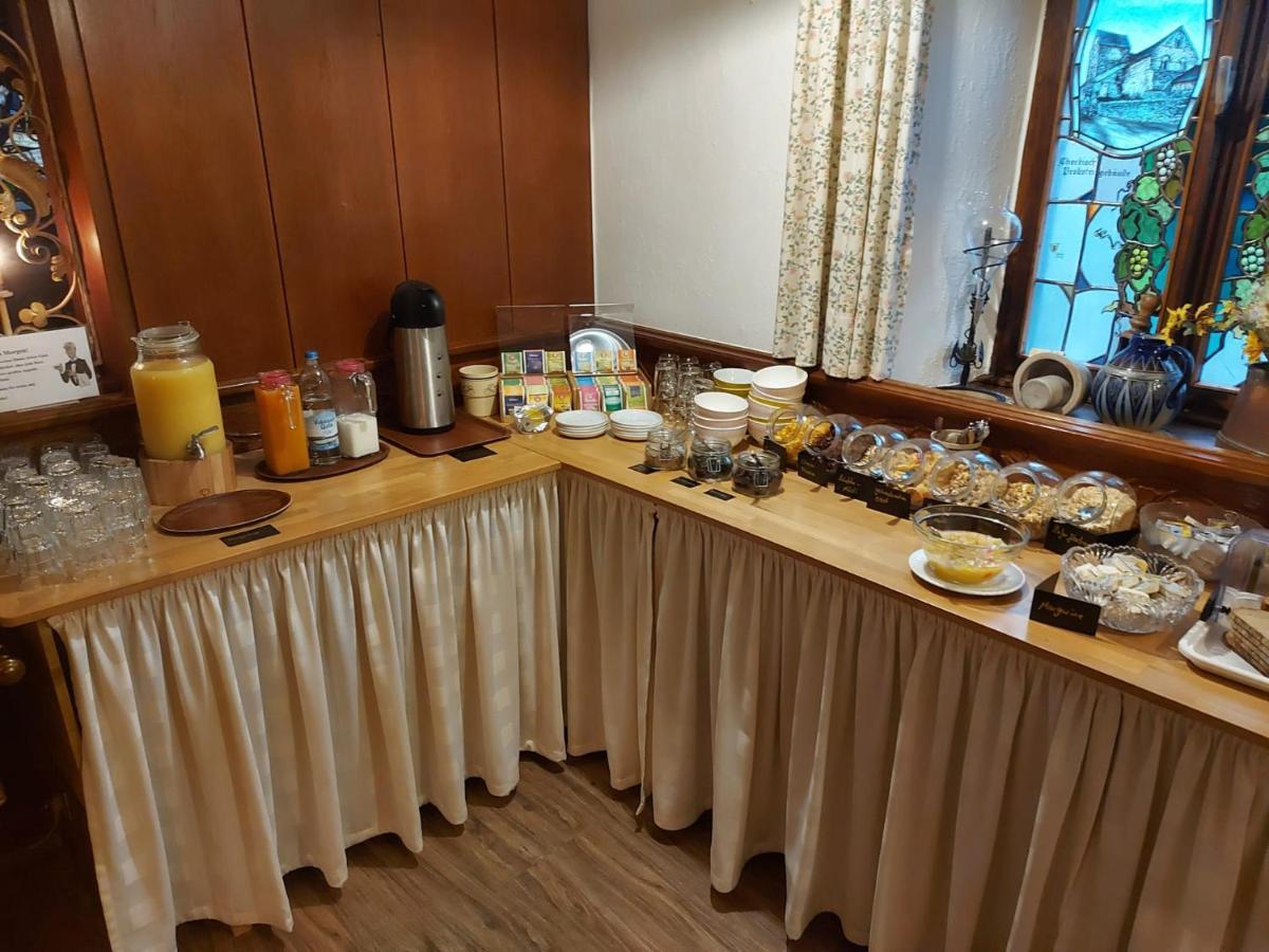 Hotel Weinhaus Am Stiftstor Трейс-Карден Екстериор снимка