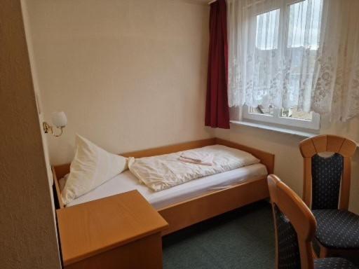 Hotel Weinhaus Am Stiftstor Трейс-Карден Екстериор снимка