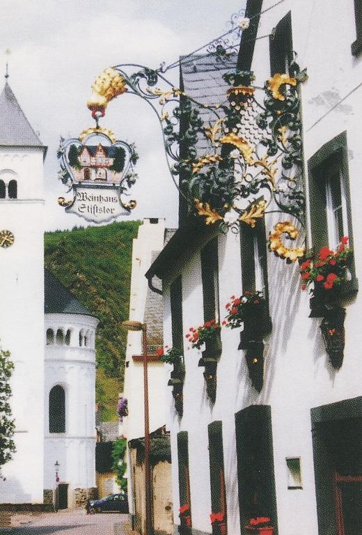 Hotel Weinhaus Am Stiftstor Трейс-Карден Екстериор снимка